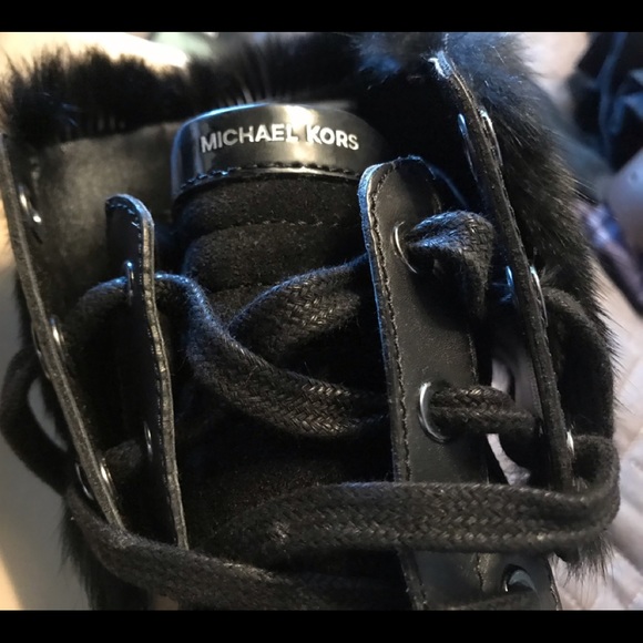 Amazing Brand new Michael Kors suede fur booties - Picture 6 of 7